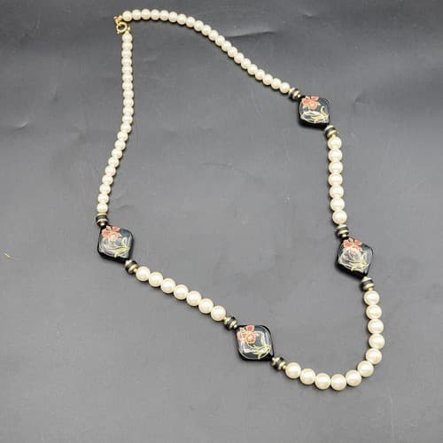 White Faux Pearl Bead Necklace 31" Black Diamond Shape Accent Beads Marked Japan - Thumbnail 8