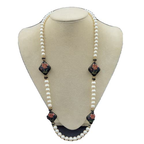 White Faux Pearl Bead Necklace 31" Black Diamond Shape Accent Beads Marked Japan - Thumbnail 2