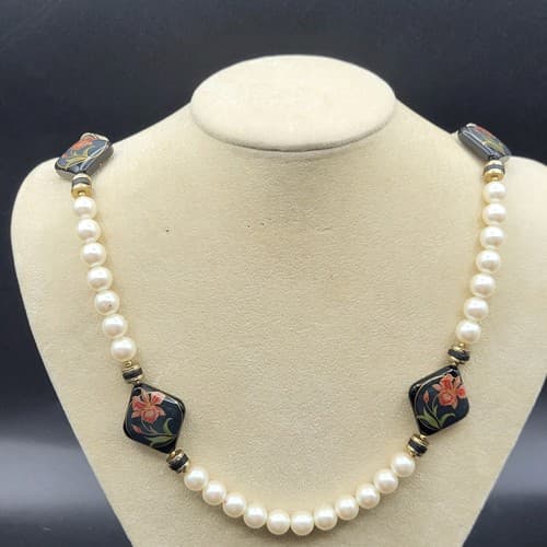White Faux Pearl Bead Necklace 31" Black Diamond Shape Accent Beads Marked Japan - Thumbnail 7