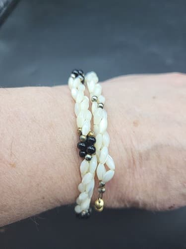 White Rice Pearl & Black Onyx Torsade Necklace 3 Multi Strand Gold Beads Vintage - Thumbnail 8