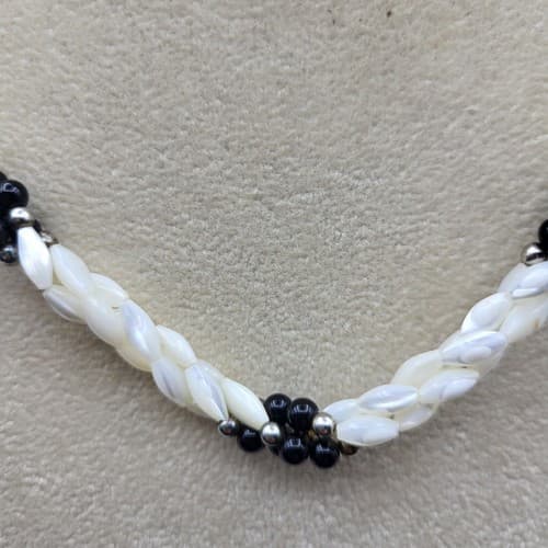 White Rice Pearl & Black Onyx Torsade Necklace 3 Multi Strand Gold Beads Vintage - Thumbnail 4