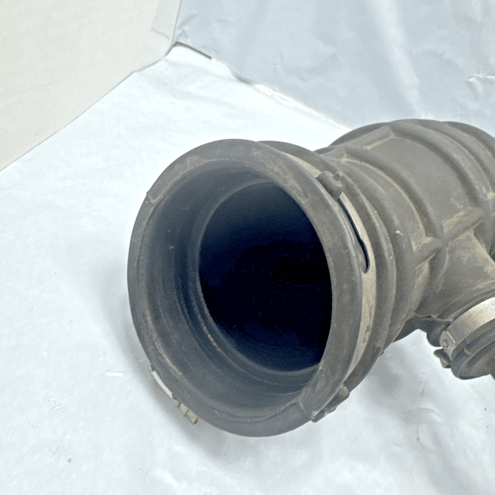 2005-2010 FORD MUSTANG 3.5L V6 AIR INTAKE HOSE TUBE OEM 4R3U-9R504-AE - Thumbnail 3