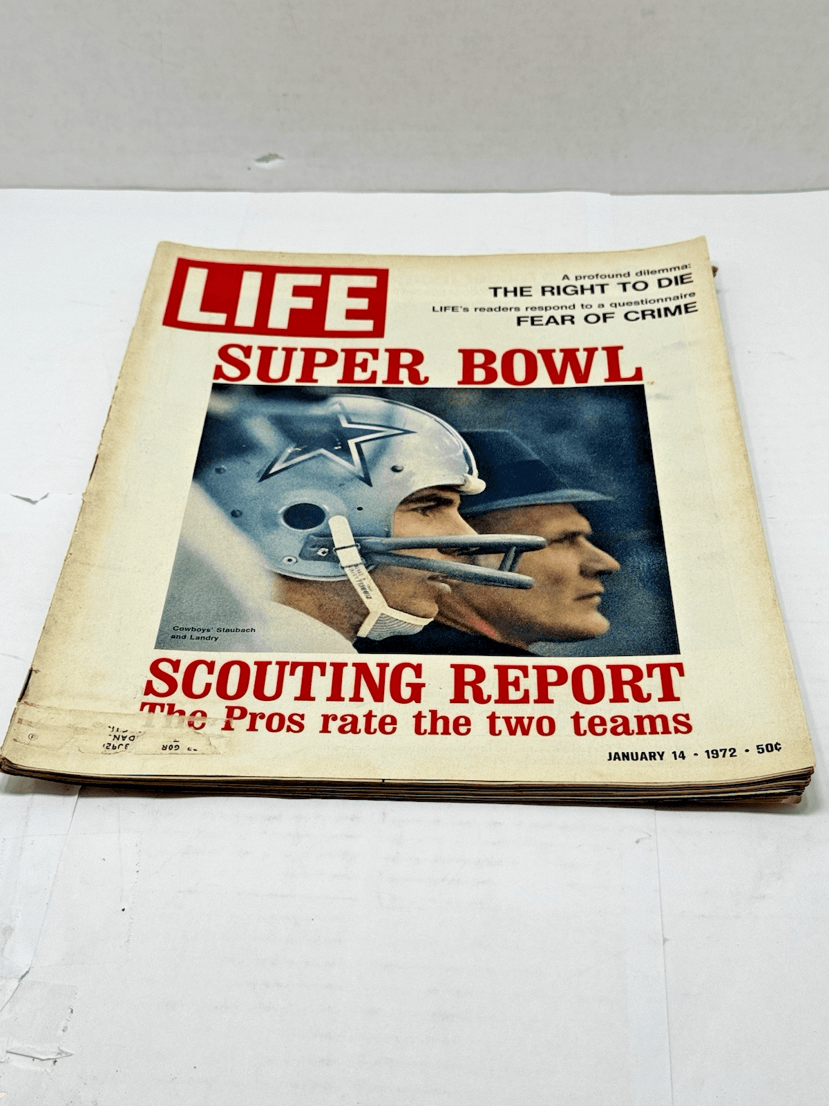 1972 Life Magazine Dallas Cowboy. Roger STAUBACH & Tom Landry - Image 1
