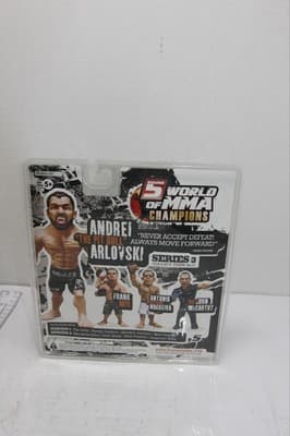 Round 5 World of MMA Champions ANDREI ARLOVSKI Series 3 Wizard Figure 2009 - Thumbnail 2
