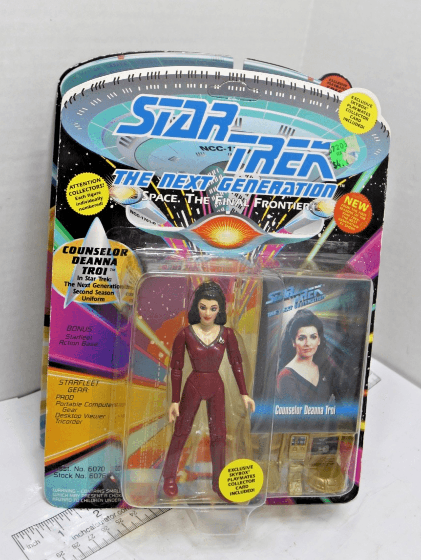 Star Trek The Next Generation & 3 Others Action Figures Lot of 4 - Thumbnail 6