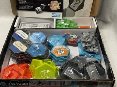 Open Box Sealed Monopoly U-Build Hasbro Family Board Game 2-6 Players - Thumbnail 4