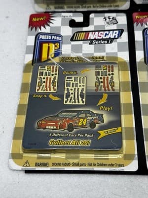 Lot of Vintage Jeff Gordon Items Note Pad, Key Chain & Speed Caps, Model Cars - Thumbnail 5
