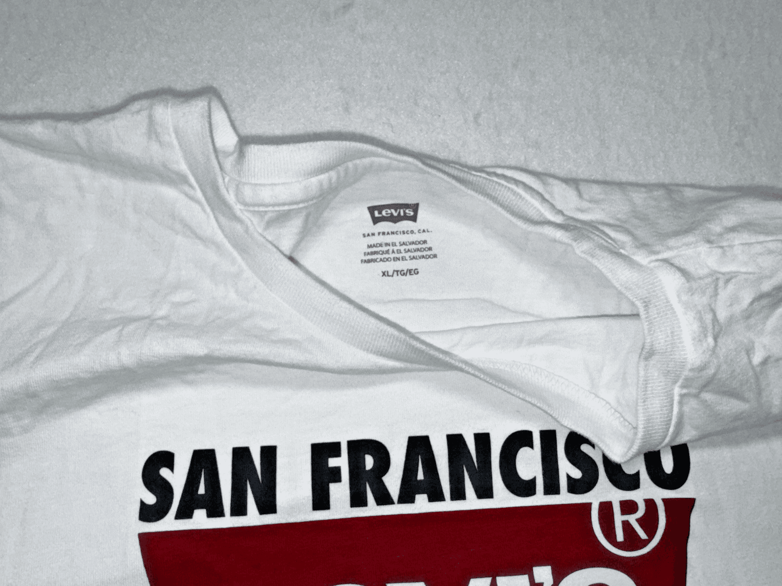 Levi's San Francisco Logo XL Crew Neck Women's Short SOLD OUT White Top T-Shirt - Thumbnail 3