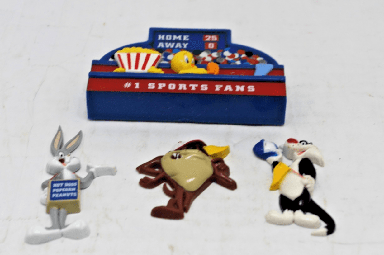Vintage Looney Tunes Magnets #1 Sports Fans Bugs Bunny Taz Sylvester Tweety 1999 - Thumbnail 3