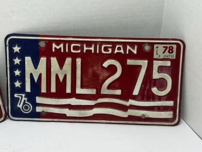 Vintage Michigan Bicentennial License Plate - Flag 1976 Consecutive Numbers - Thumbnail 2