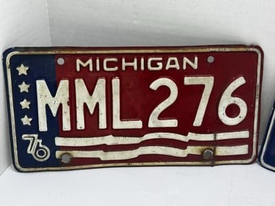 Vintage Michigan Bicentennial License Plate - Flag 1976 Consecutive Numbers - Thumbnail 3