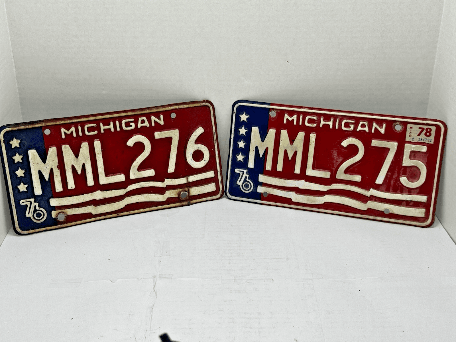 Vintage Michigan Bicentennial License Plate - Flag 1976 Consecutive Numbers - Image 1