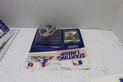 1988 Kenner Starting Lineup Wade Boggs In Packaging - Thumbnail 3
