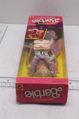 Vintage Mattel 1985 Gift Giving Barbie #1922 Sealed Box She has a gift for you! - Thumbnail 5