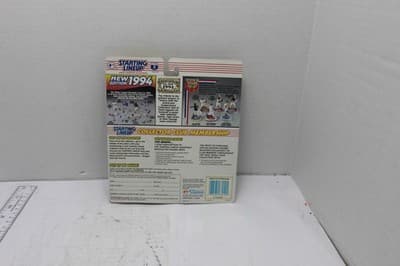 Eric Karros--Los Angeles Dodgers--1994 Kenner Starting Lineup Action Figure - Thumbnail 2