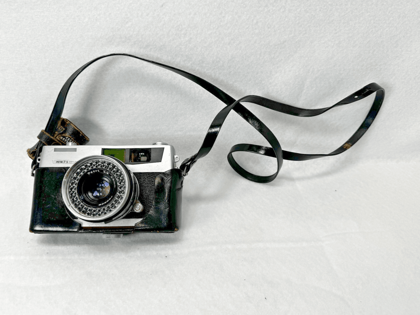 Petri 7s 35mm Rangefinder Film Camera w/ 45mm f1.8 Lens - Thumbnail 8