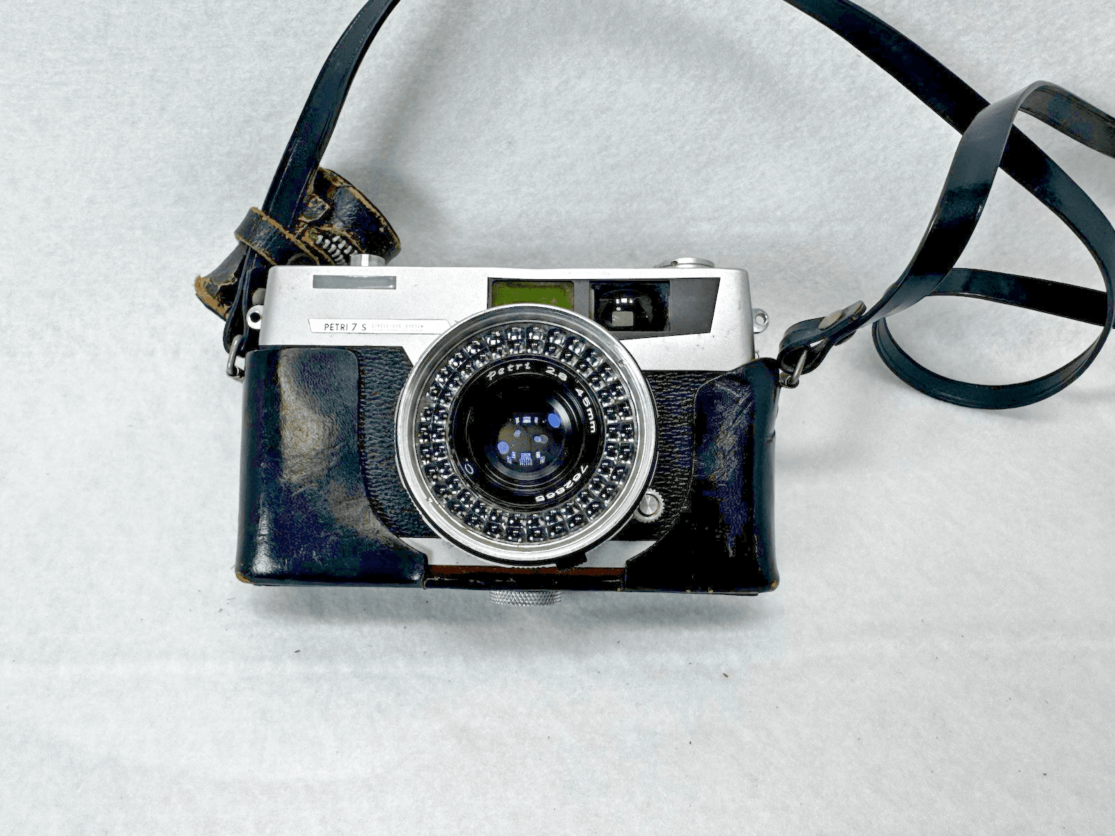 Petri 7s 35mm Rangefinder Film Camera w/ 45mm f1.8 Lens - Thumbnail 9