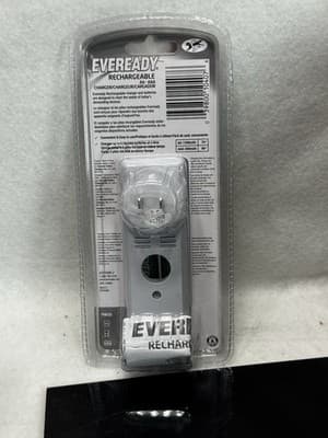 Eveready #EV2PC4E Nimh Battery Charger with AA Rechargeable Batteries NEW H1 Ⓝ - Thumbnail 2
