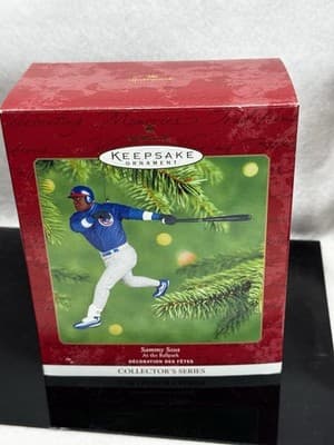 Hallmark Sammy Sosa Ornament MLB Chicago Cubs At The Ballpark 2001 QXI6375 - Image 1