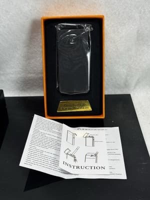 Electric Flameless Classic Fashionable USB Rechargeable Lighter - Black. NWOB - Image 1