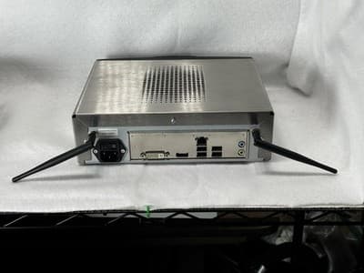 Barco ClickShare CSC-1 Presentation System R9861006BNA With 4 USB Clickshares - Thumbnail 3