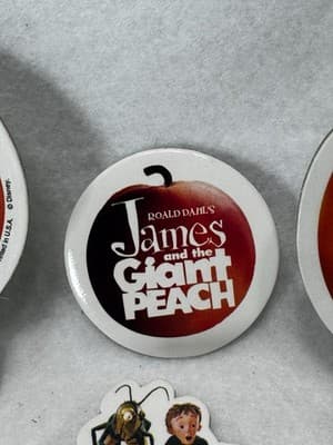 Lot of 4 1996 James and the Giant Peach Movie Pinback Buttons - Thumbnail 3
