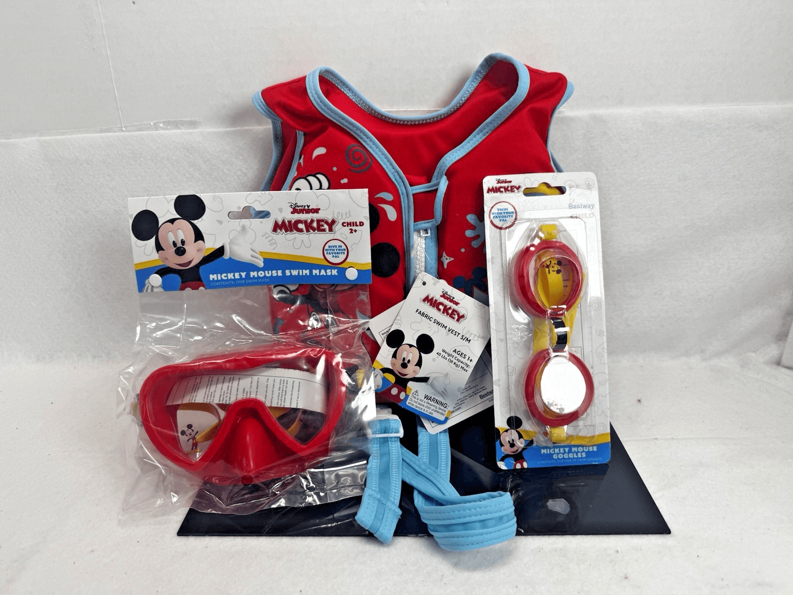 3 Pc NEW Disney Junior Mickey Mouse, Swim Vest, Life Jacket Small & Goggles - Image 1