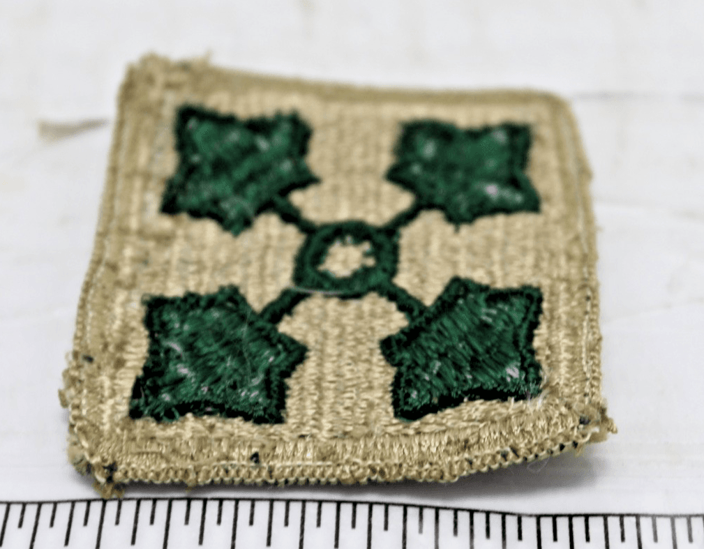 Army patch 6371: 4th Infantry Division - VN era white - Image 1