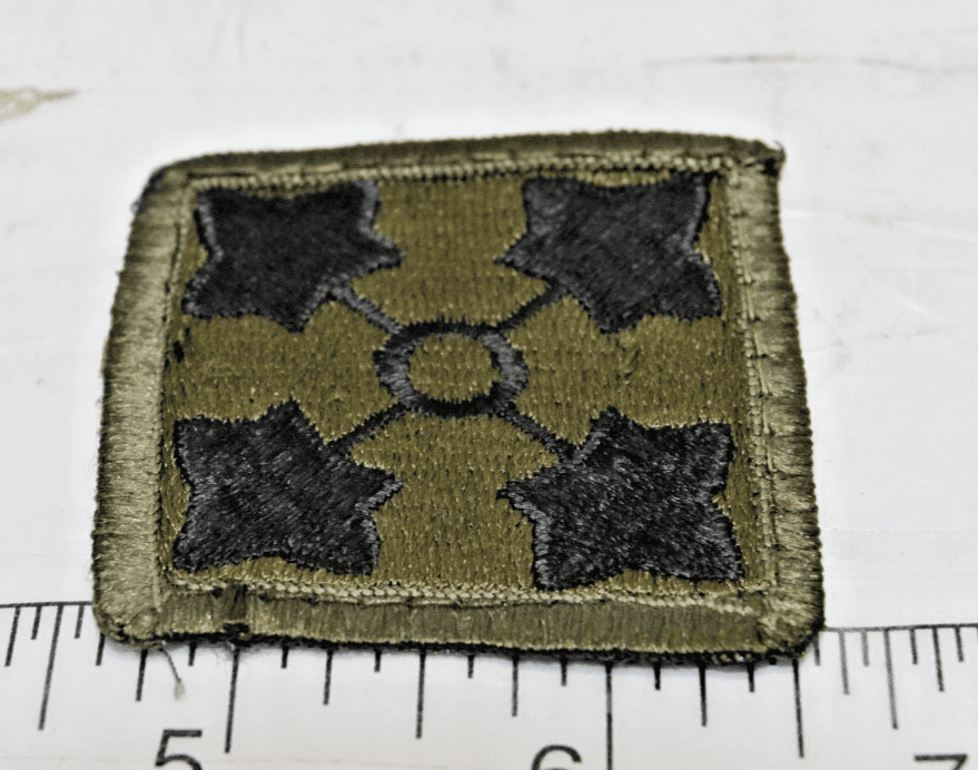 ORIGINAL VIETNAM ERA 4TH INFANTRY DIVISION PATCH SUBDUED (84) - Image 1