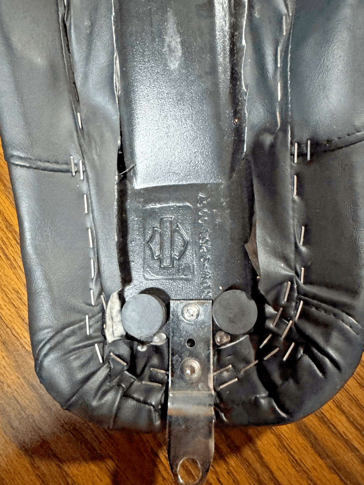 Harley Davidson Seat RDW-92/61-0067 Black OEM Used Slimmed See Description - Thumbnail 5