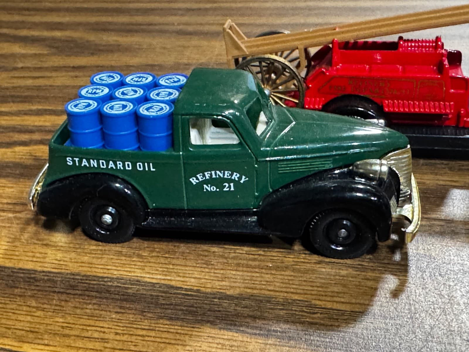 4 Lledo Standard Oil Chevron Zerolene Trucks England Diecast Cars - Thumbnail 5