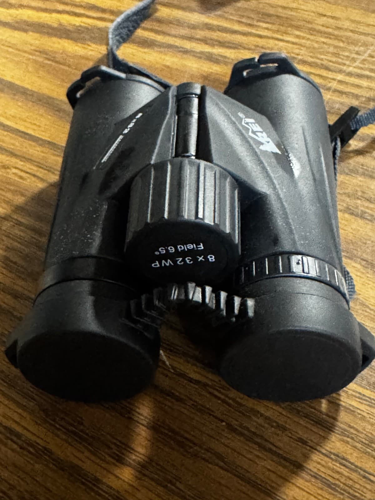 REI 8x32 Waterproof Binoculars Black With Case And Lens Covers - Thumbnail 2