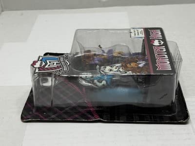 Monster High Dracula & Lagoona Blue Scary Cute Collectible Figures NEW - Thumbnail 8