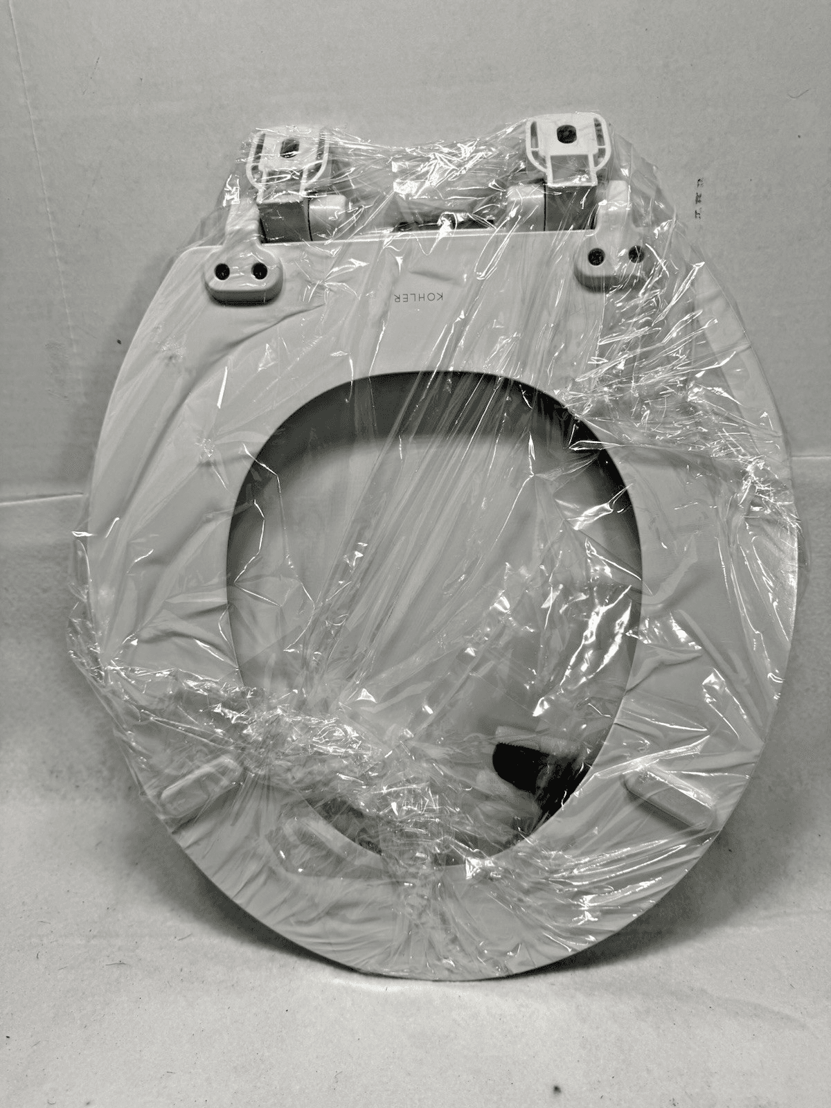Kohler 20467-0 Round Universal Toilet Seat Soft Close White 16 5/8-14 3/16 - Thumbnail 4