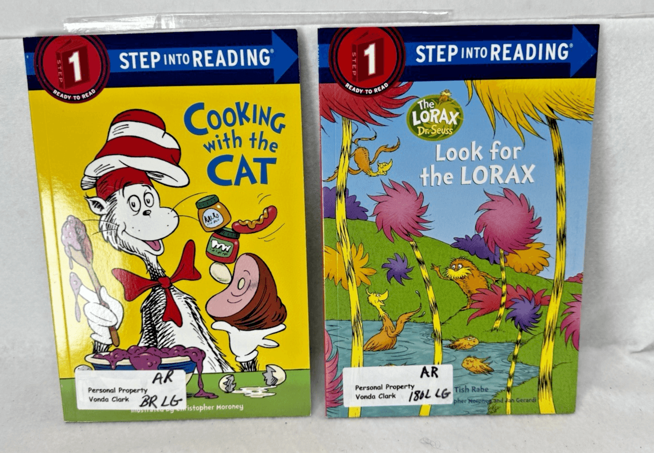 LOT OF 6 DR. SEUSS STEP INTO READING STEP 1, 2, 3 - Thumbnail 2