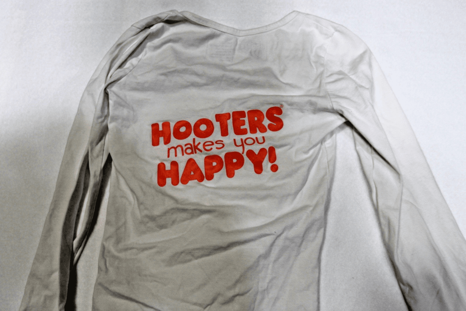 HOOTERS WHITE LONG SLEEVE XXS - Thumbnail 3
