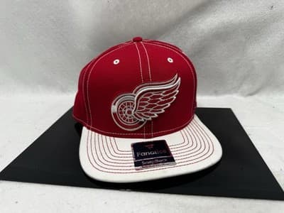 Fanatics Detroit Red Wings NHL Snapback Cap Black Red One Size - Image 1