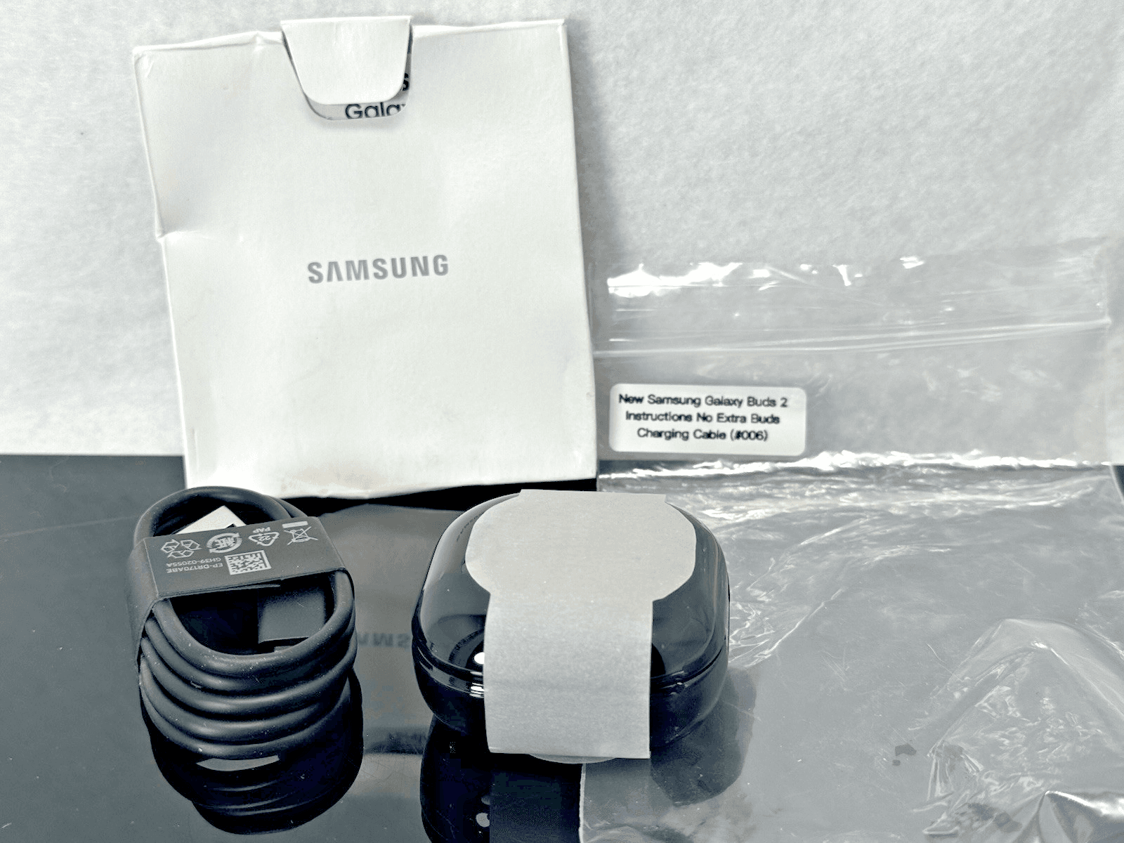 Samsung Galaxy Earbuds Wireless Bluetooth Earbuds Black New (#006) - Image 1