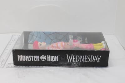 Monster High x Wednesday Enid Sinclair Doll Mattel NEW Free Shipping - Thumbnail 4
