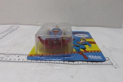 McFarlane Toys DC Superpowers Superman 5" Action Figure, 2022 Series 1 BRAND NEW - Thumbnail 4
