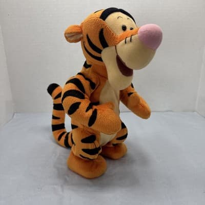 Disney Talking Bouncing Tigger Jumping Plush Toy 12in Mattel 90s - Thumbnail 2