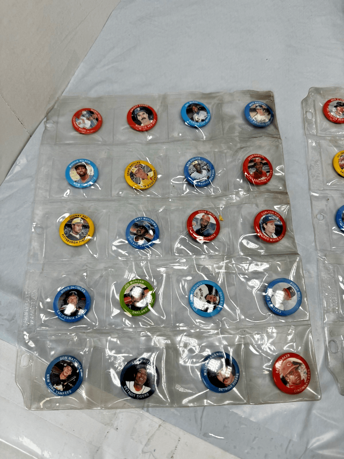 1984 Fun Foods Baseball Buttons Pins Complete Set of 133 Rose Ryan Ripken Brett - Thumbnail 6