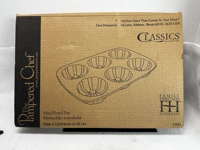 Pampered Chef Classics Mini Fluted Pan 6 Bundt Cakes Stoneware #1441 - Image 1