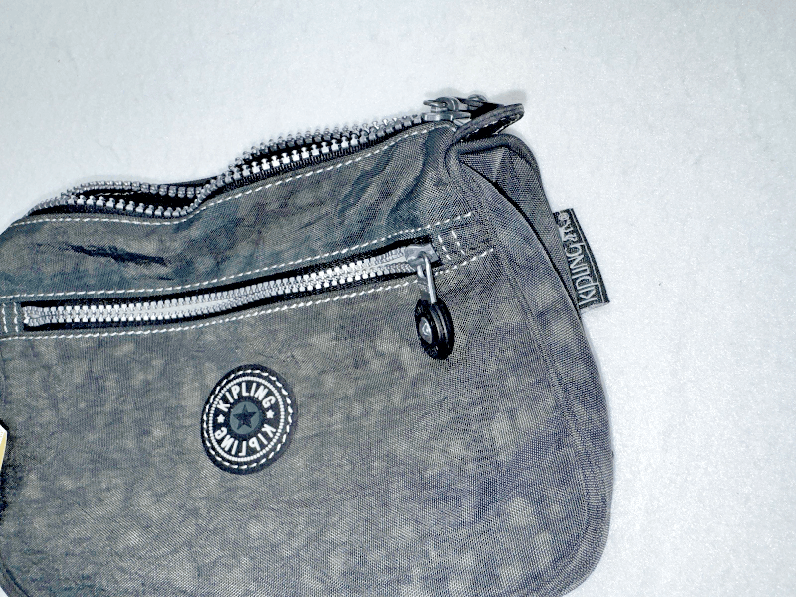 NWT Tumi Kipling Jane Small Tri-Zip Cosmetic Bag Beetle Color Gray - Thumbnail 2