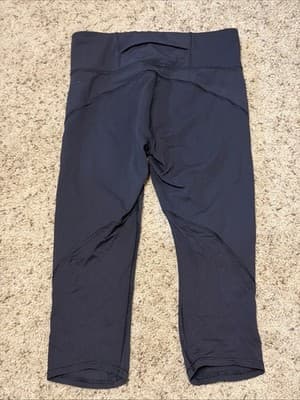 Lululemon Leggings Size: 6 Color: Black 26” Waist 18” Inseam Crop - Thumbnail 2