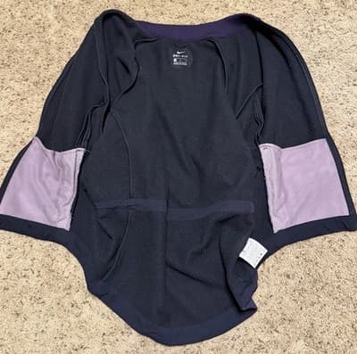 Nike Therma Sphere Women's Short Sleeve Training Top. EUC Medium Purple - Thumbnail 3