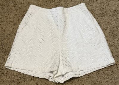 Simply Vera Vera Wang Women’s Eyelet Shorts Color: White Size: Large