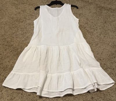 J Valid Cover Up With Pockets Size: Large Color: White. Bought And Never Wore - Thumbnail 2