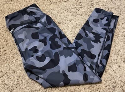 Reebok Women’s Leggings Size: Large Color: Black/Gray Camo