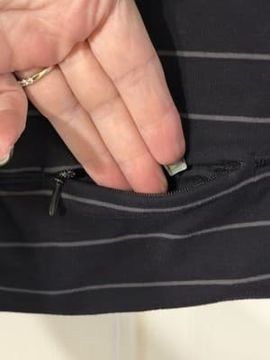 Lululemon Women's Workout Running Shirt W/Thumb Holes Size 6 P2P Is 14” - Thumbnail 3